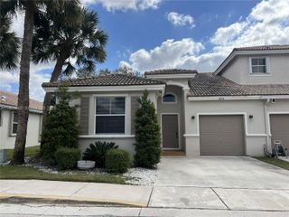 853 NW 131st Ave, Pembroke Pines, FL 33028