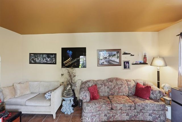 2041 Blenheim, Riverside, CA 92507