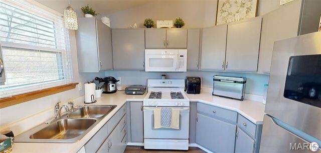 10358 Tiffany Village Circle Drive, St Louis, MO 63123