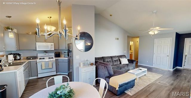 10358 Tiffany Village Circle Drive, St Louis, MO 63123