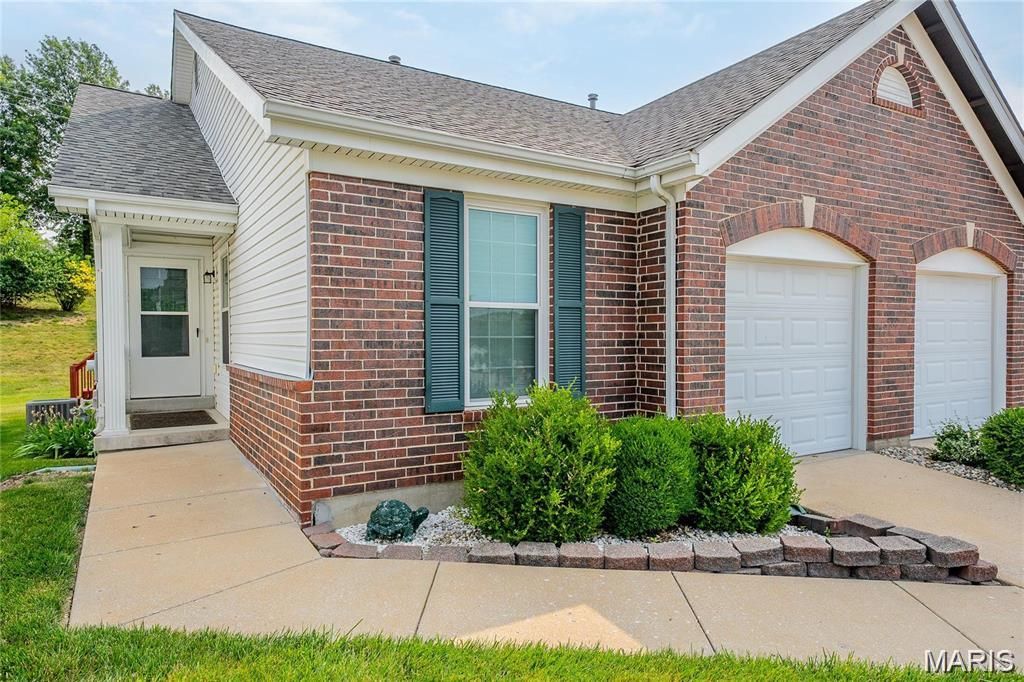 10358 Tiffany Village Circle Drive, St Louis, MO 63123