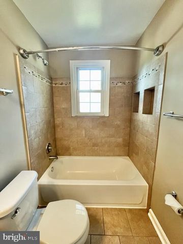 5128 MANGUM RD, College Park, MD 20740