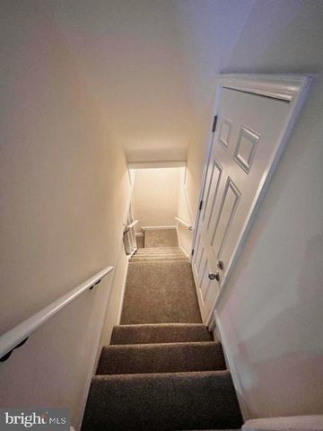 5128 MANGUM RD, College Park, MD 20740