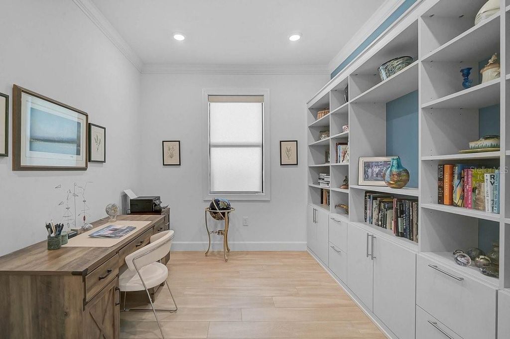 Image 3 of property listing at 7710 SUMMERLAND COVE, Bradenton, FL 34202