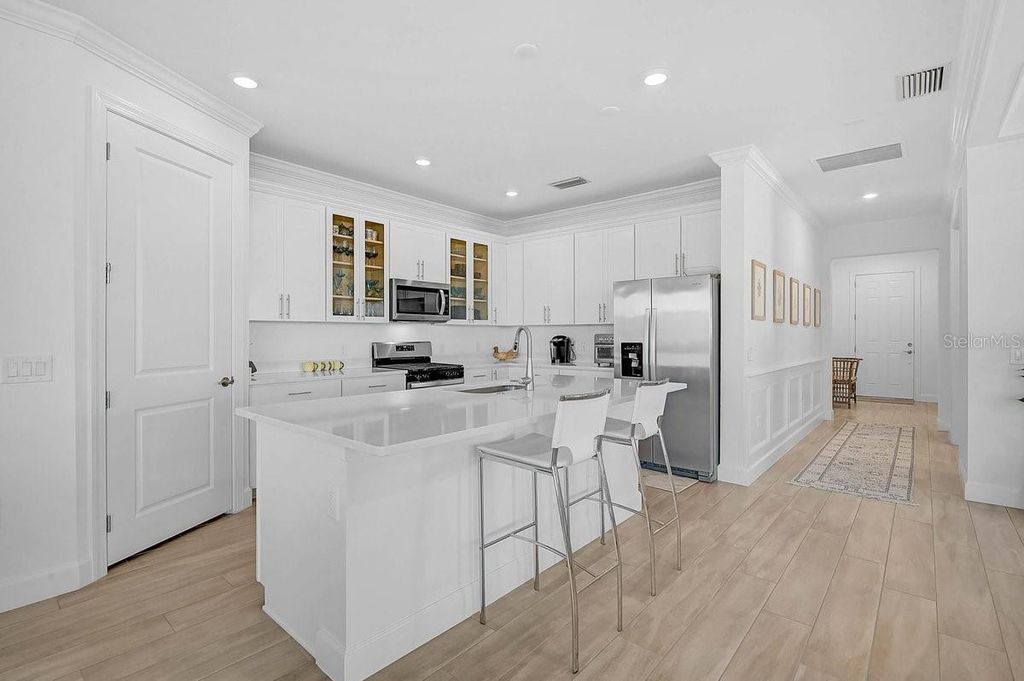 Image 7 of property listing at 7710 SUMMERLAND COVE, Bradenton, FL 34202