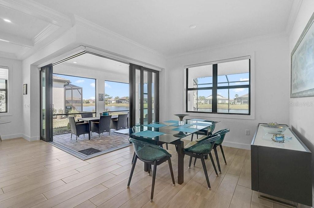 Image 10 of property listing at 7710 SUMMERLAND COVE, Bradenton, FL 34202