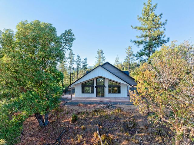 110 McDonalds Way, White City, OR 97503