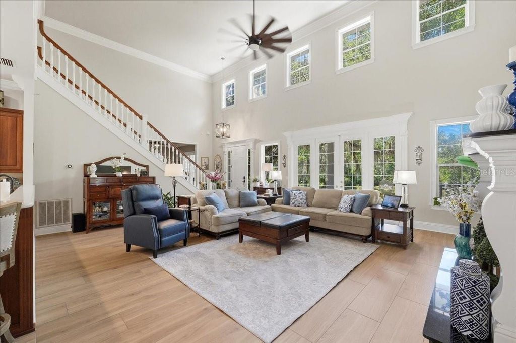 Image 6 of property listing at 1645 CRUMP ROAD, Winter Haven, FL 33881