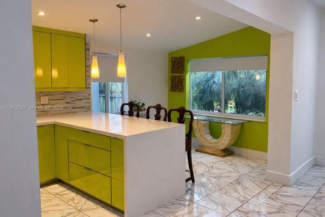 1281 NW 31st Ave, Miami, FL 33125