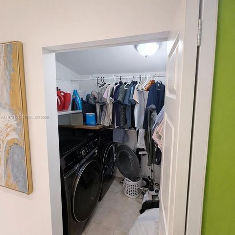 1281 NW 31st Ave, Miami, FL 33125