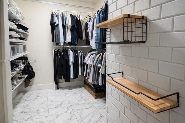 1281 NW 31st Ave, Miami, FL 33125