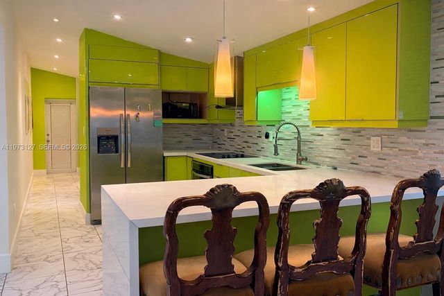 1281 NW 31st Ave, Miami, FL 33125