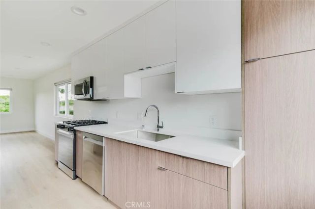 3406 Garden 6, Los Angeles, CA 90039