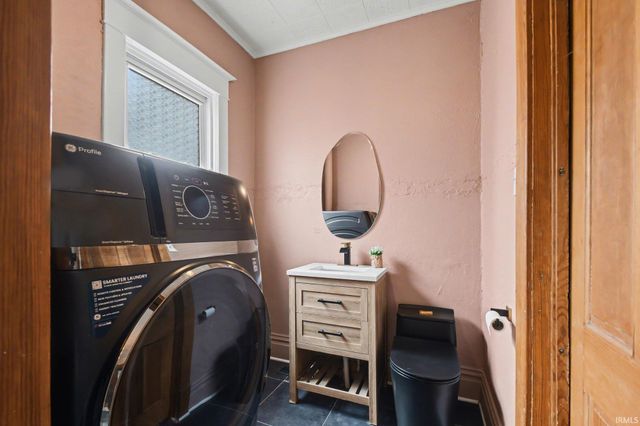 517 Forest Avenue, Mishawaka, IN 46545