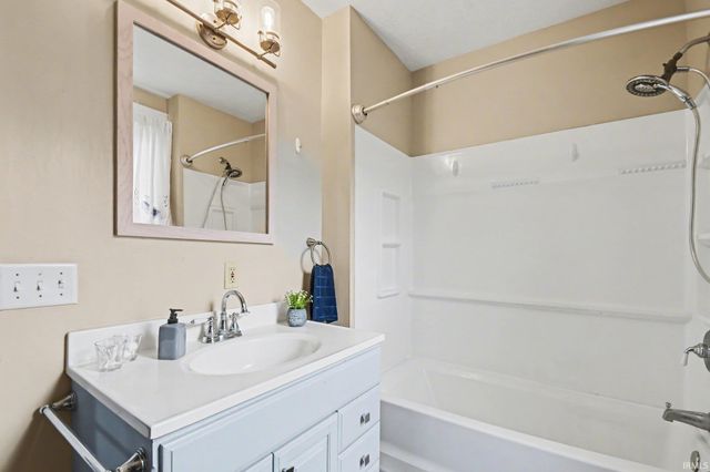 517 Forest Avenue, Mishawaka, IN 46545