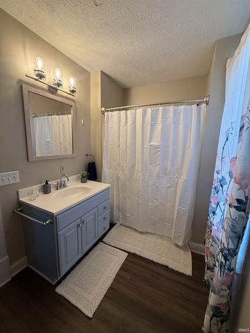 517 Forest Avenue, Mishawaka, IN 46545