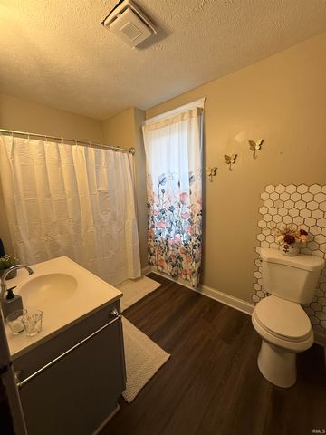 517 Forest Avenue, Mishawaka, IN 46545