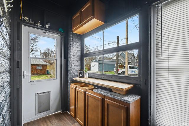 517 Forest Avenue, Mishawaka, IN 46545