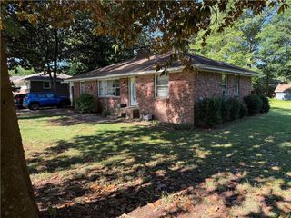 1215 Sheppard Place, Stone Mountain, GA 30083