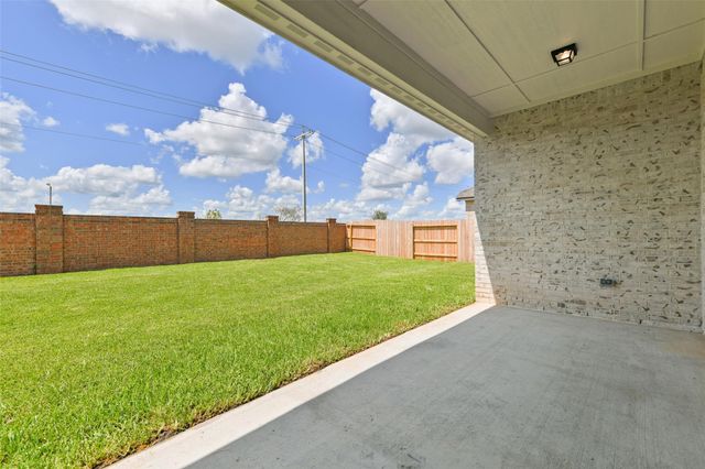3203 Hidden Mist Drive, Texas City, TX 77568