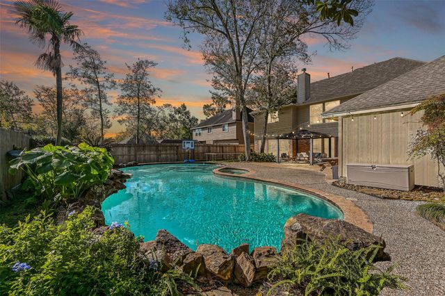 303 Melodywood Drive, Friendswood, TX 77546