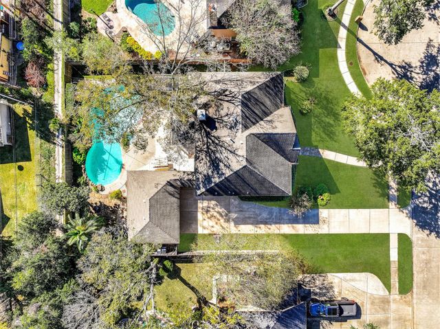 303 Melodywood Drive, Friendswood, TX 77546