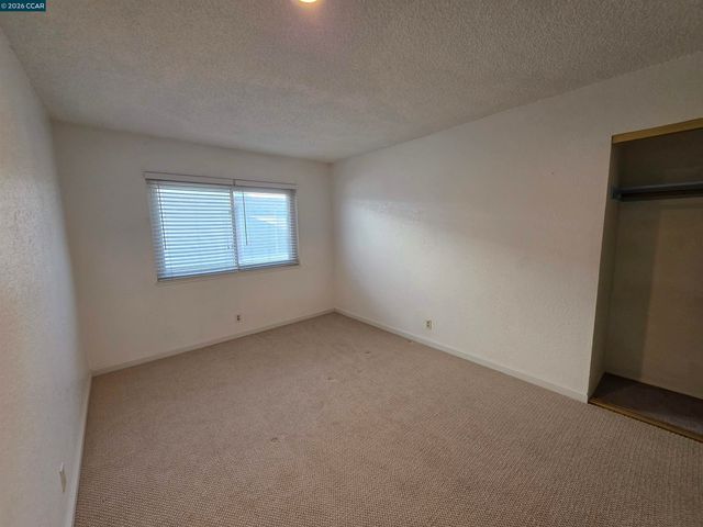 2581 El Portal Dr C, San Pablo, CA 94806