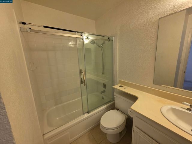 2581 El Portal Dr C, San Pablo, CA 94806