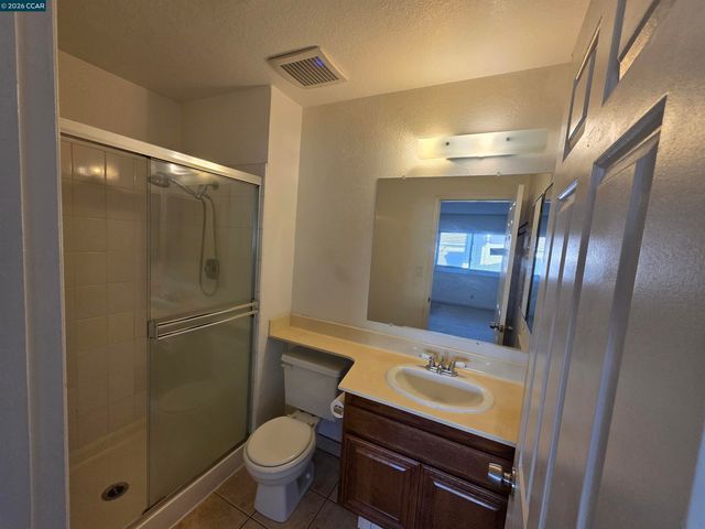 2581 El Portal Dr C, San Pablo, CA 94806