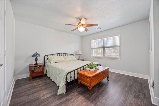 2318 Pleasant Creek Drive, Houston, TX 77345