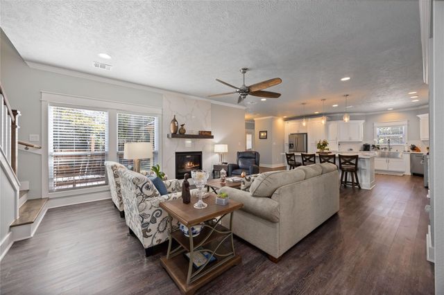 2318 Pleasant Creek Drive, Houston, TX 77345