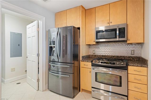 123 College Pl Unit 1204, Norfolk, VA 23510