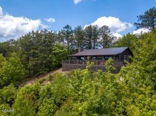 2739 Hatcher Mtn Road, Sevierville, TN 37862