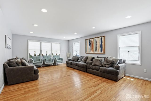 24 Campbell Avenue, Edison, NJ 08817