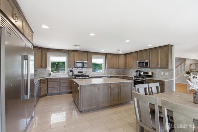 24 Campbell Avenue, Edison, NJ 08817