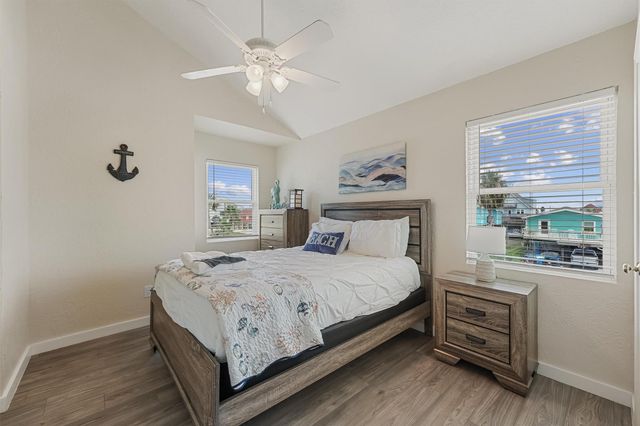 313 Schooner Drive, Freeport, TX 77541