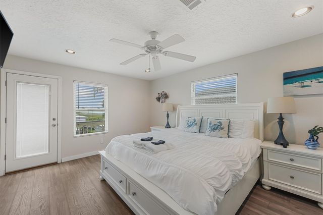 313 Schooner Drive, Freeport, TX 77541