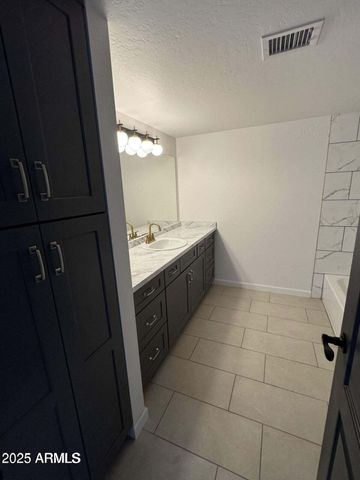 18239 N 40TH Street 115, Phoenix, AZ 85032