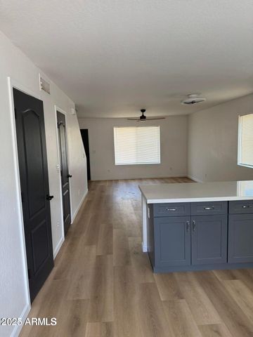 18239 N 40TH Street 115, Phoenix, AZ 85032