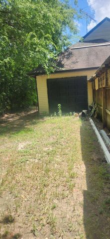 2457 Elmwood Drive, Wills Point, TX 75169