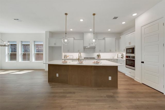 2091 Pine Grove Lane, Arlington, TX 76005