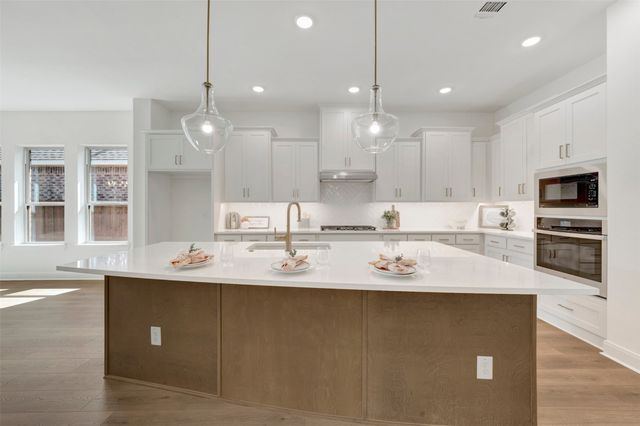 2091 Pine Grove Lane, Arlington, TX 76005