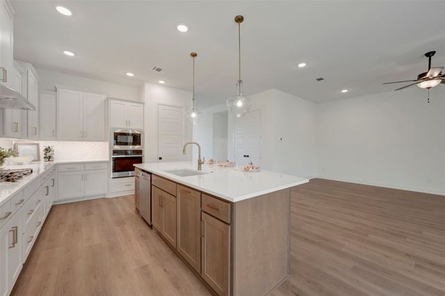 2091 Pine Grove Lane, Arlington, TX 76005