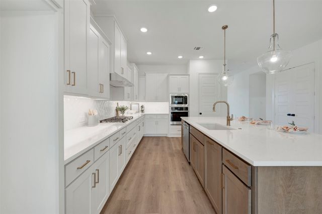 2091 Pine Grove Lane, Arlington, TX 76005