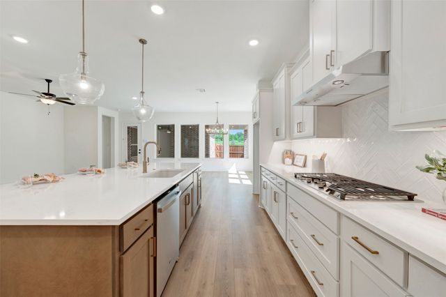 2091 Pine Grove Lane, Arlington, TX 76005