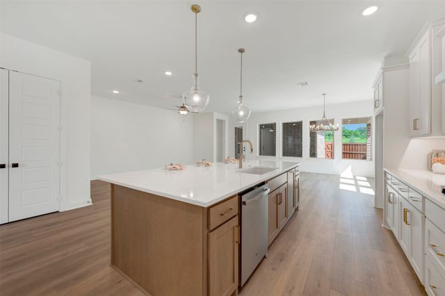 2091 Pine Grove Lane, Arlington, TX 76005