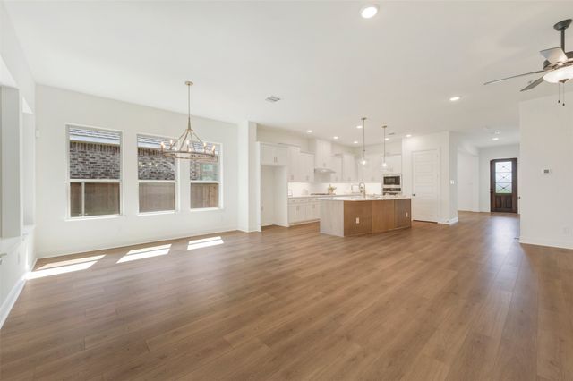 2091 Pine Grove Lane, Arlington, TX 76005