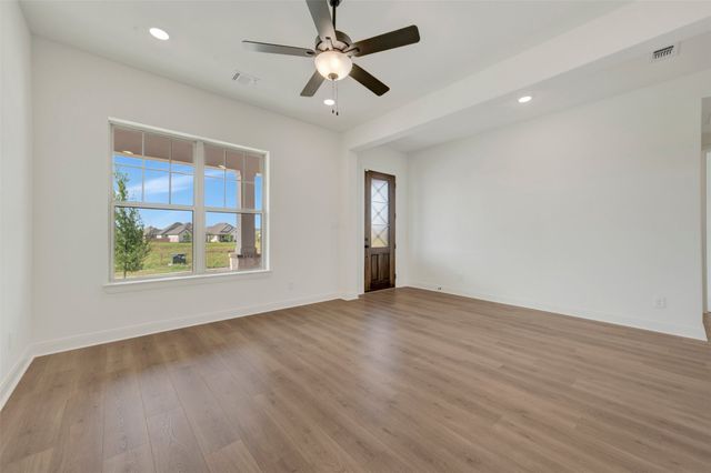 2091 Pine Grove Lane, Arlington, TX 76005