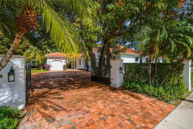 7935 SW 168th St, Palmetto Bay, FL 33157
