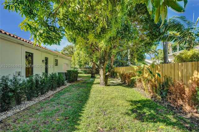 7935 SW 168th St, Palmetto Bay, FL 33157